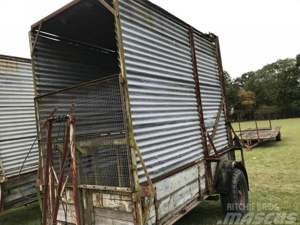  Farm Livestock Trailer £700 plus vat £840 Další přívěsy