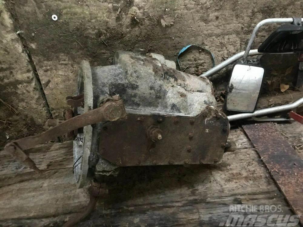 Foden Gearbox with pump vintage £500 plus vat £600 Ostatní komponenty