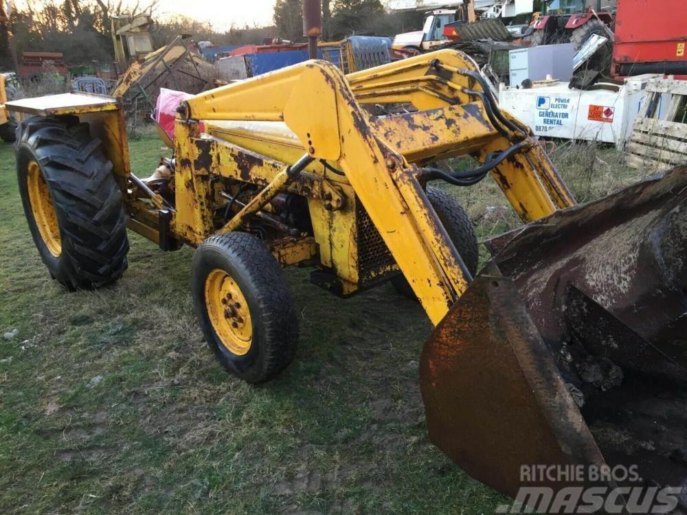 Massey Ferguson 135 Loader tractor £1750 Čelní nakladače a rypadla