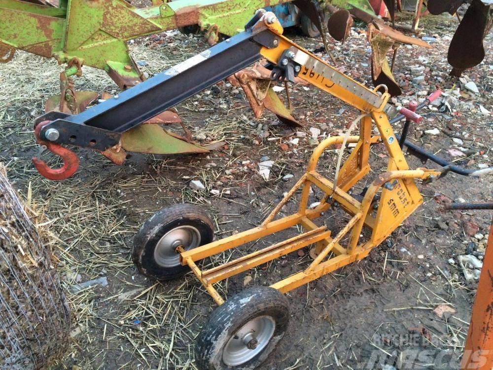 Probst manual operated wheeled hydraulic crane £250 plus  Ostatní komponenty