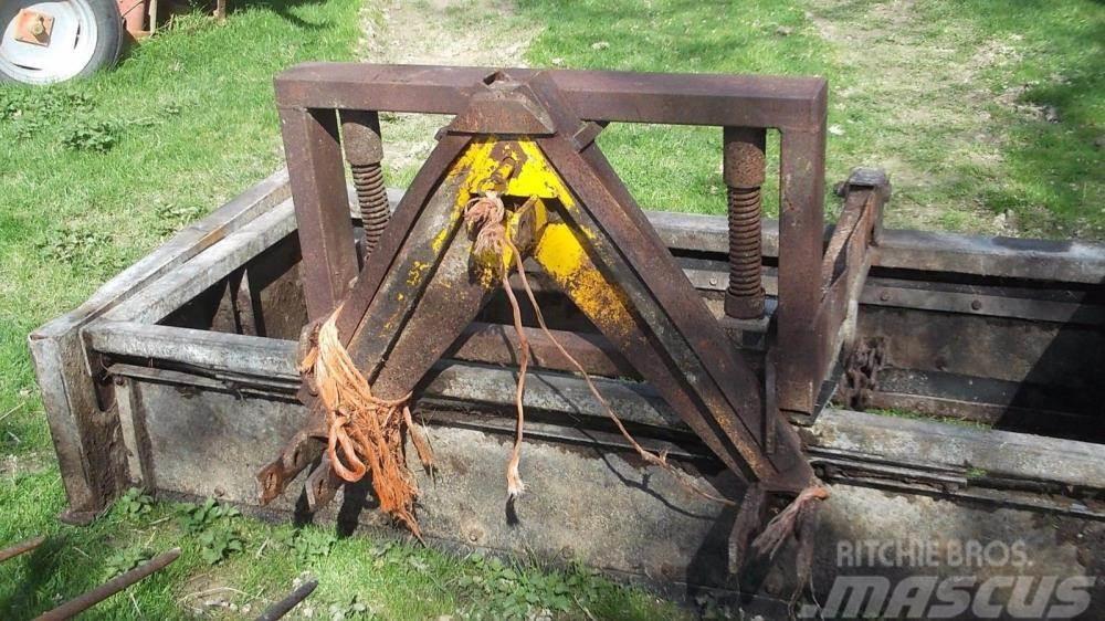  tractor mounted dung scraper £450 Smyky