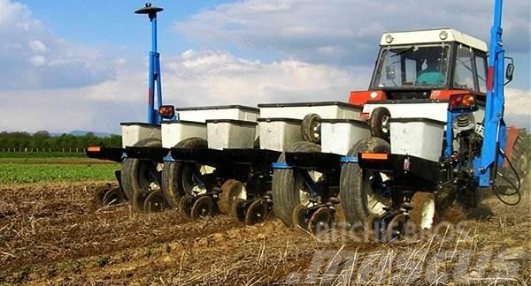  _JINÉ USA) Kinze - 3000 Traktory