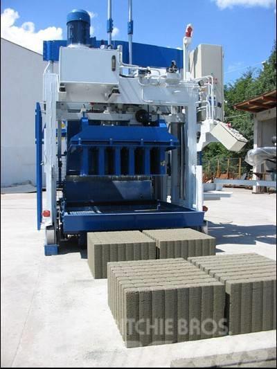  SUMAB E-12 (mobile block making machine) Stroje na výrobu betonových prefabrikátů