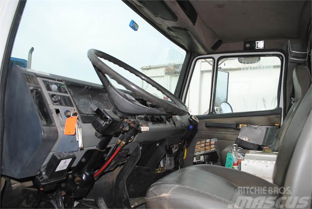 Freightliner FL80 Autojeřáby, hydraulické ruky