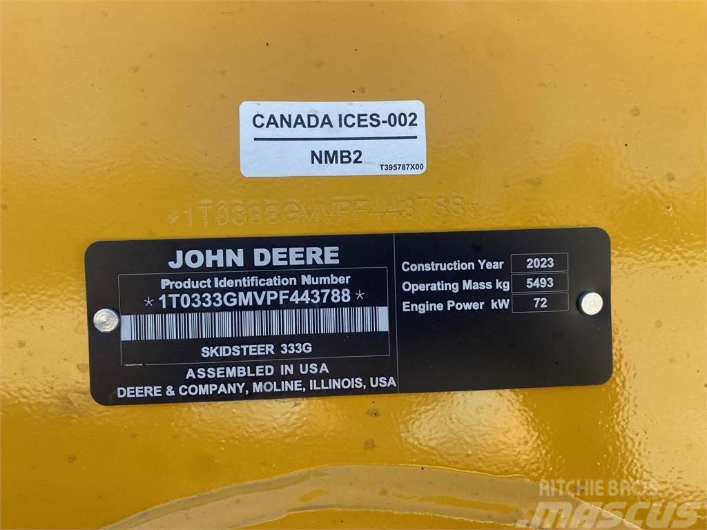 John Deere 333G Smykem řízené nakladače