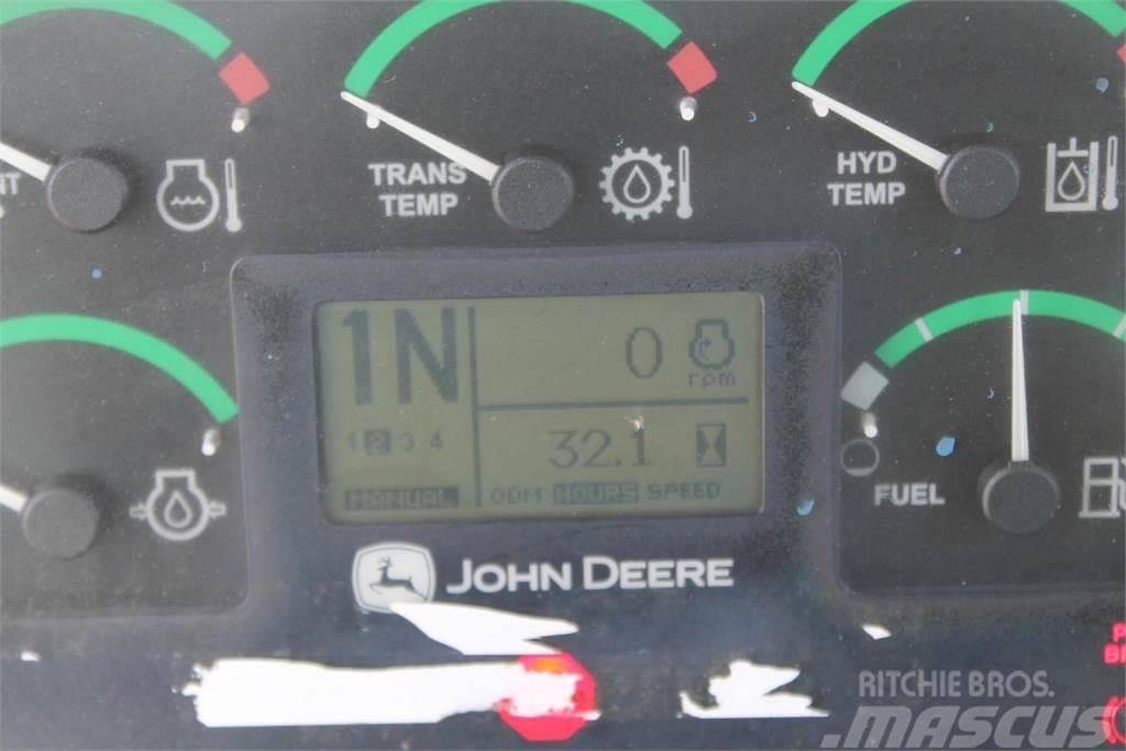 John Deere 444J Kolové nakladače
