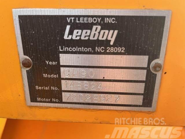 LeeBoy CB90 Zametací stroje