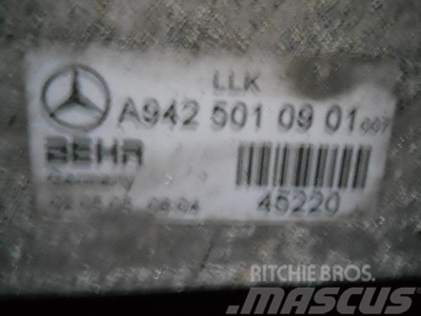 Mercedes-Benz Kühler, Ladeluftkühler Behr 9425010901 Actros Motory