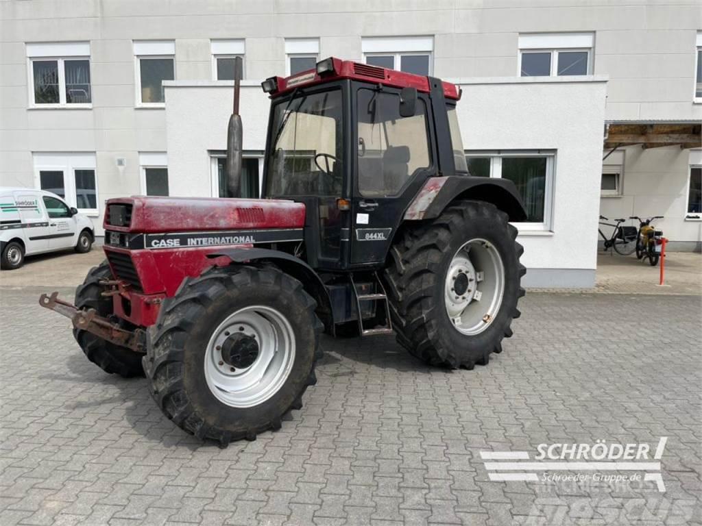 Case IH 844 XL A Traktory