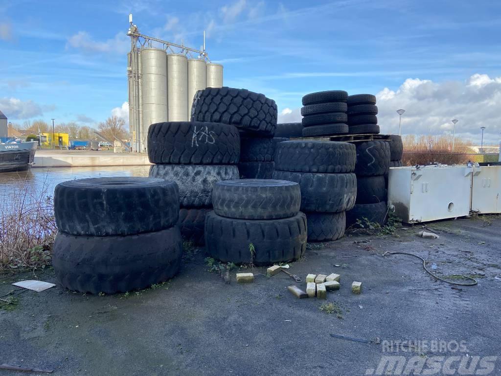  Tyres Used Construction Equipment - DPX-10906 Pneumatiky, kola a ráfky