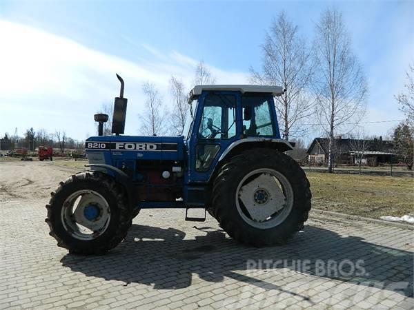 Ford 8210 Traktory