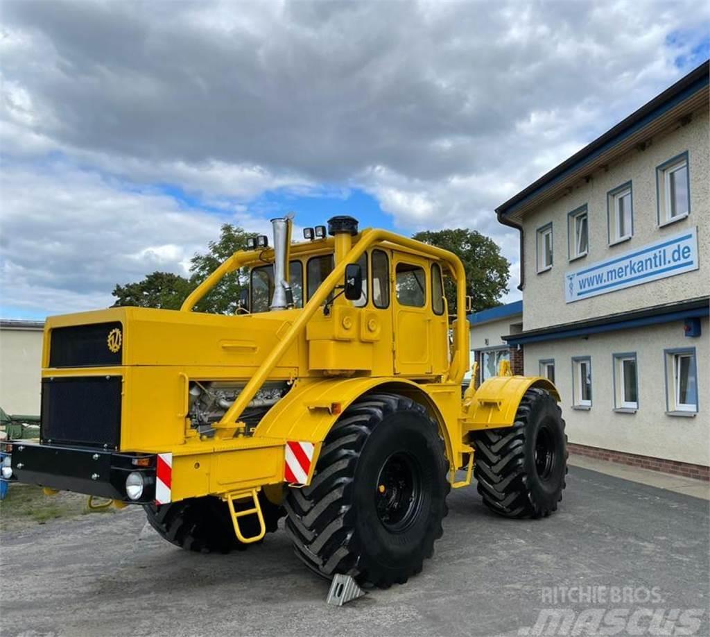 Kirovets K 700 A - V 8 Traktory