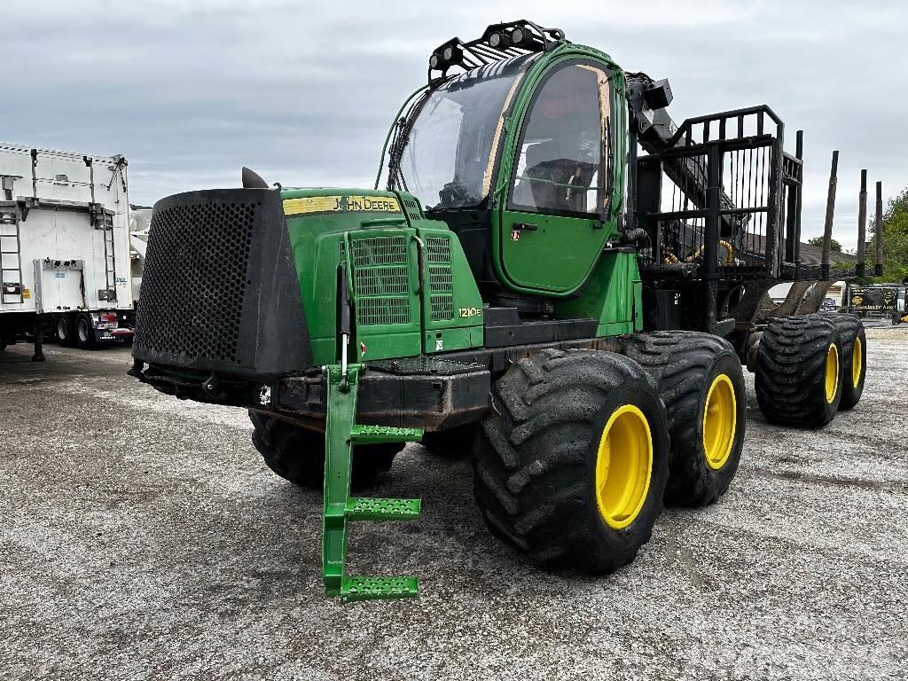 John Deere 1210E 10m CF710 KRAN Vyvážecí traktory