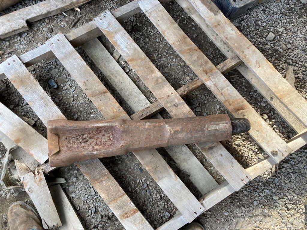  Aftermarket 7-3/4” x 29 Cable Tool Drilling Chisel Příslušenství a náhradní díly k pilířovým zařízením