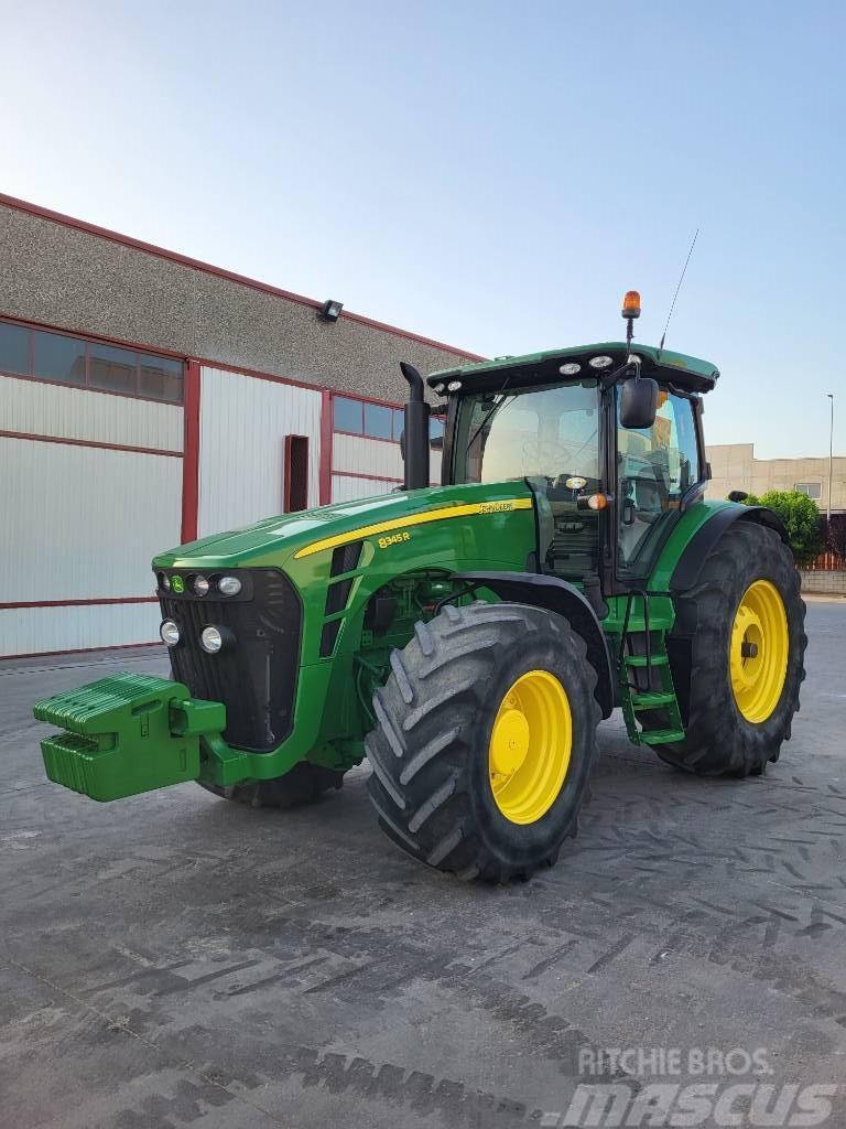 John Deere 8345 R Traktory