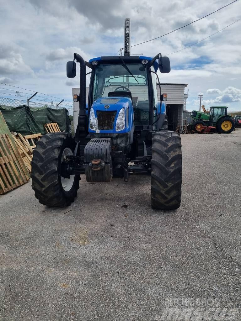 New Holland T6 155 Traktory
