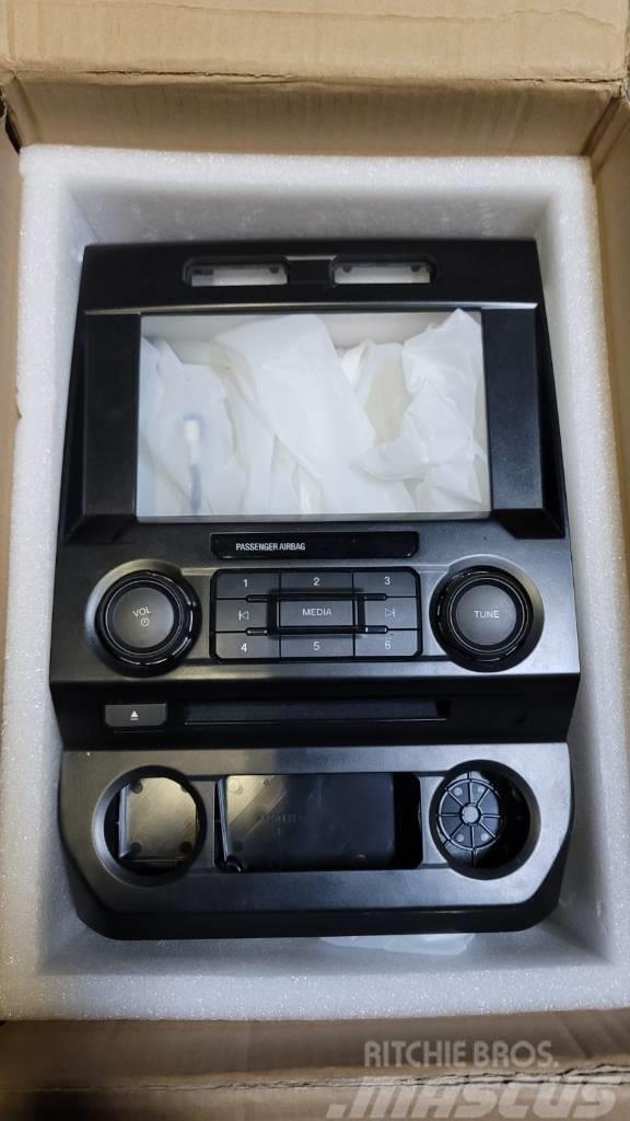 Ford F-150 Radio and LCD Screen Brzdy