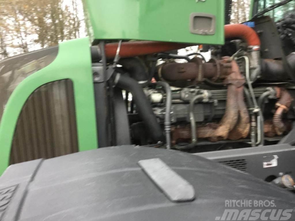 Fendt 718 VARIO Traktory