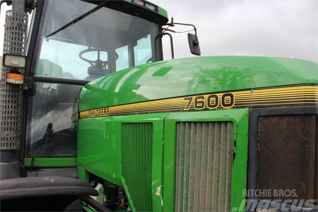 John Deere 7600 Traktory