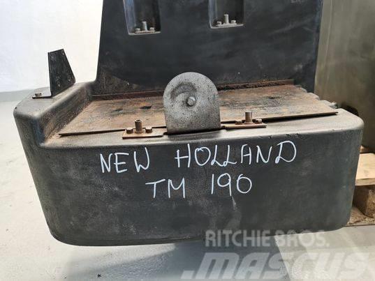New Holland TM 175 fuel tank Kabiny a interiér