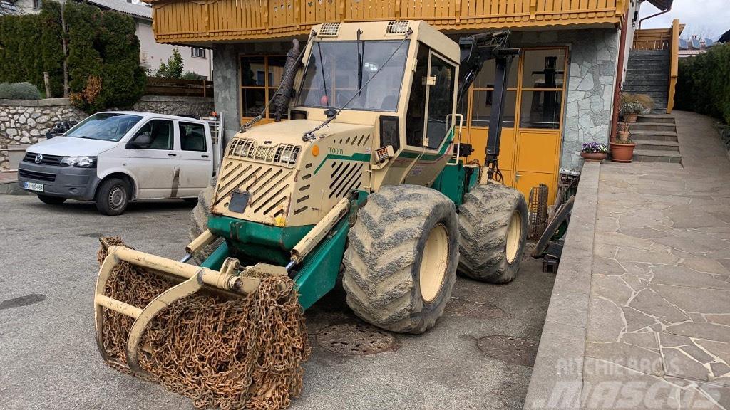 Woody 110 Lesní kolové traktory