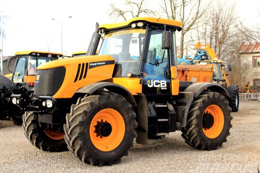 JCB Fastrac 3230 XTRA Traktory