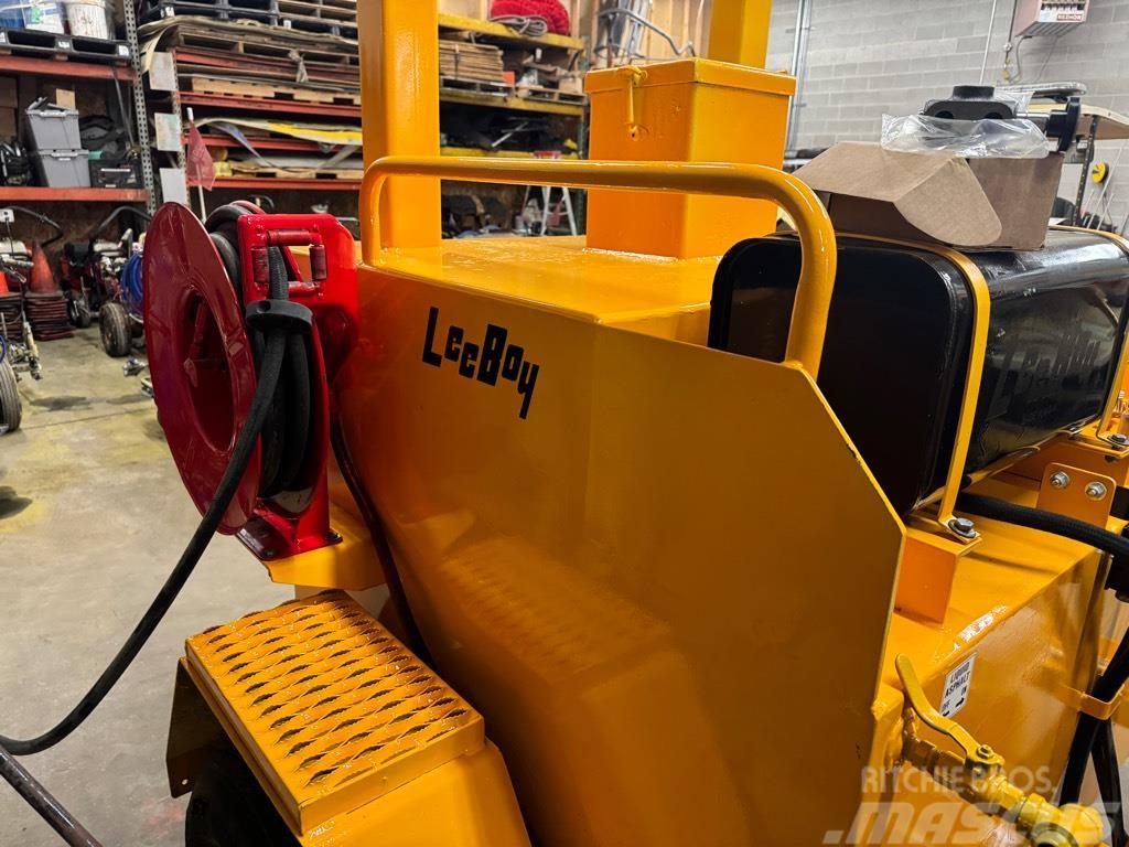 LeeBoy 250 T Příslušenství k asfaltovacím strojům