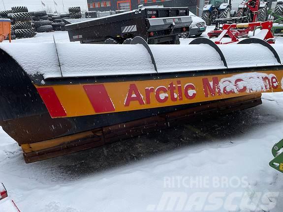  Arctic Machine 370 Sněžné pluhy, přední sněhové radlice