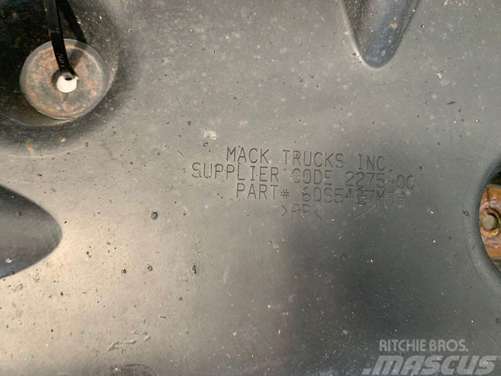 Mack CXU613 Náhradní díly nezařazené