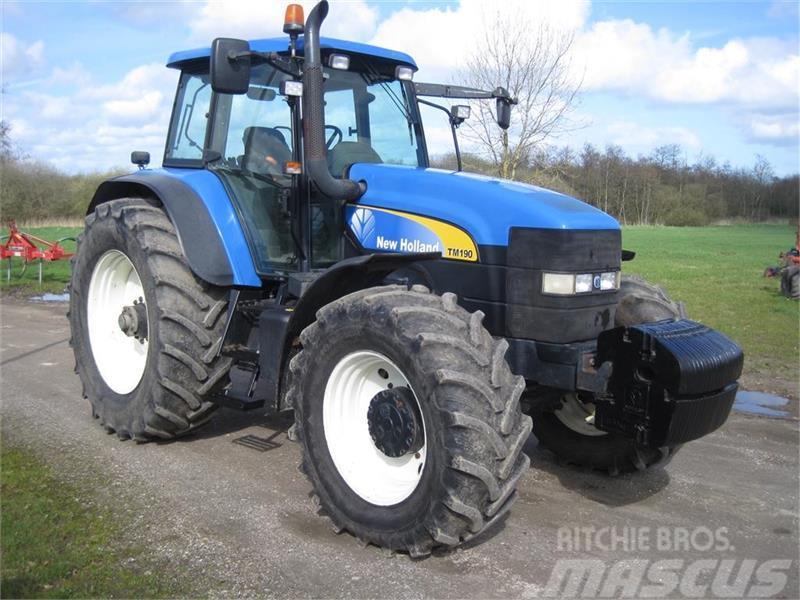New Holland TM190 Traktory