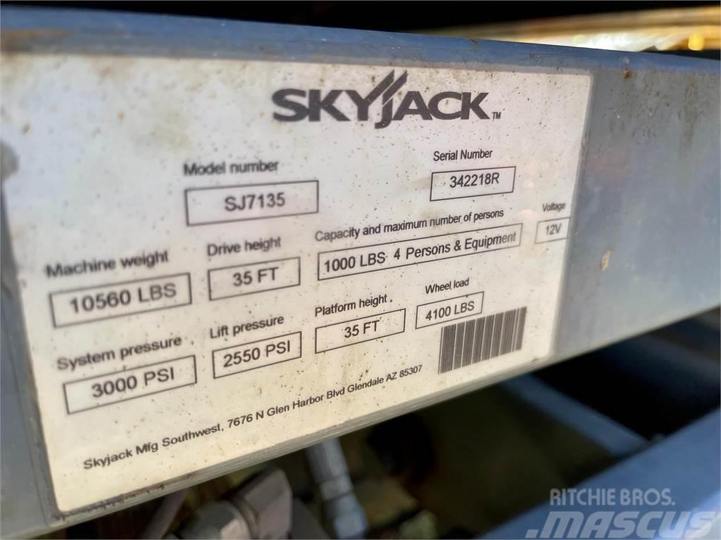 SkyJack SJ7135RT Nůžková zvedací plošina