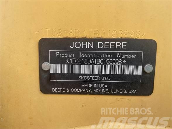 John Deere 318D Smykem řízené nakladače