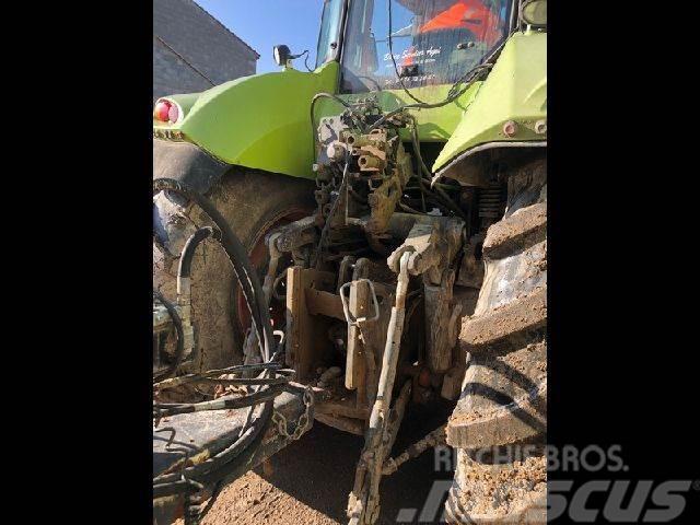 CLAAS AXION 850 Traktory