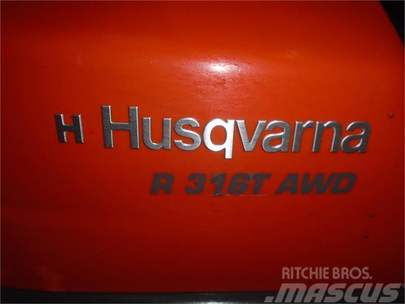 Husqvarna R 316T AWD Kompaktní traktory