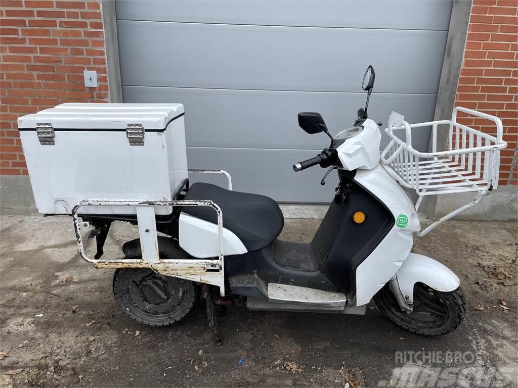  El-scooter V-Moto E-max, German Engineering, Itali Ostatní komponenty
