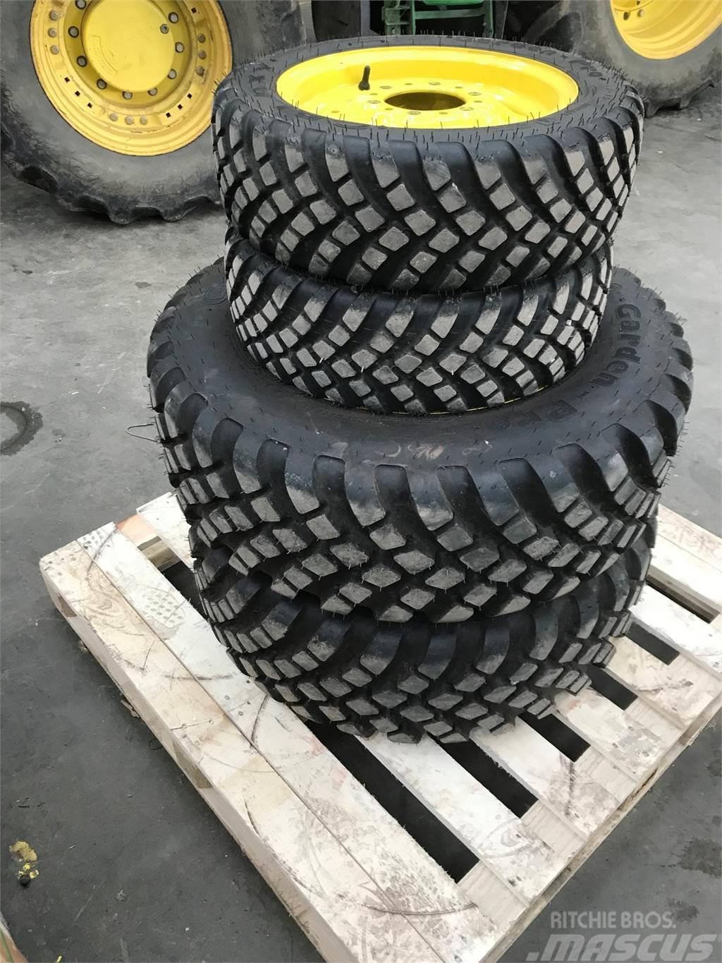 John Deere Turf Tyres Pneumatiky, kola a ráfky