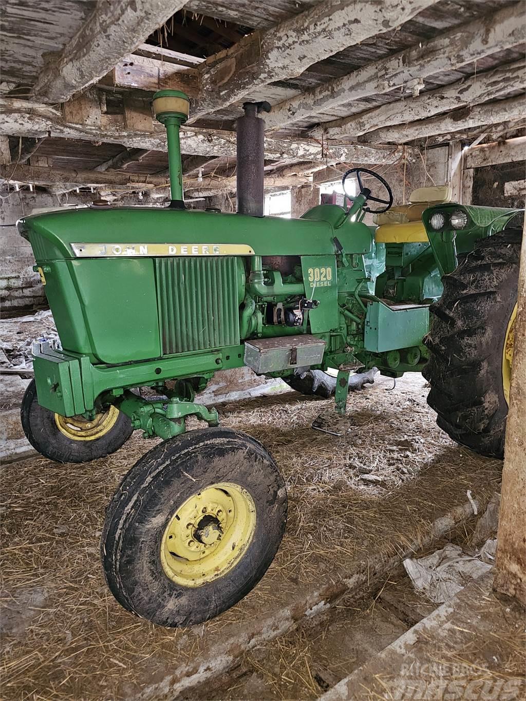 John Deere 3020 POWERSHIFT Traktory