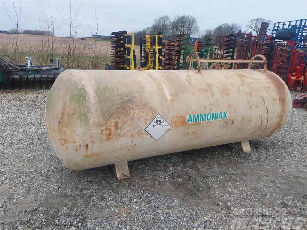 Agrodan Ammoniaktank 3200 kg Nádrže na palivo a aditiva