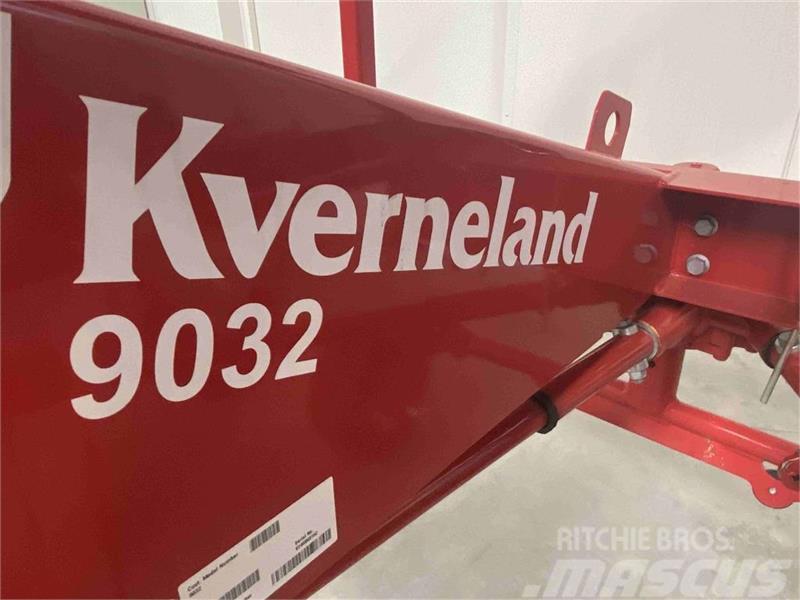 Kverneland 9032 rotorrive Obraceče a shrabovače sena