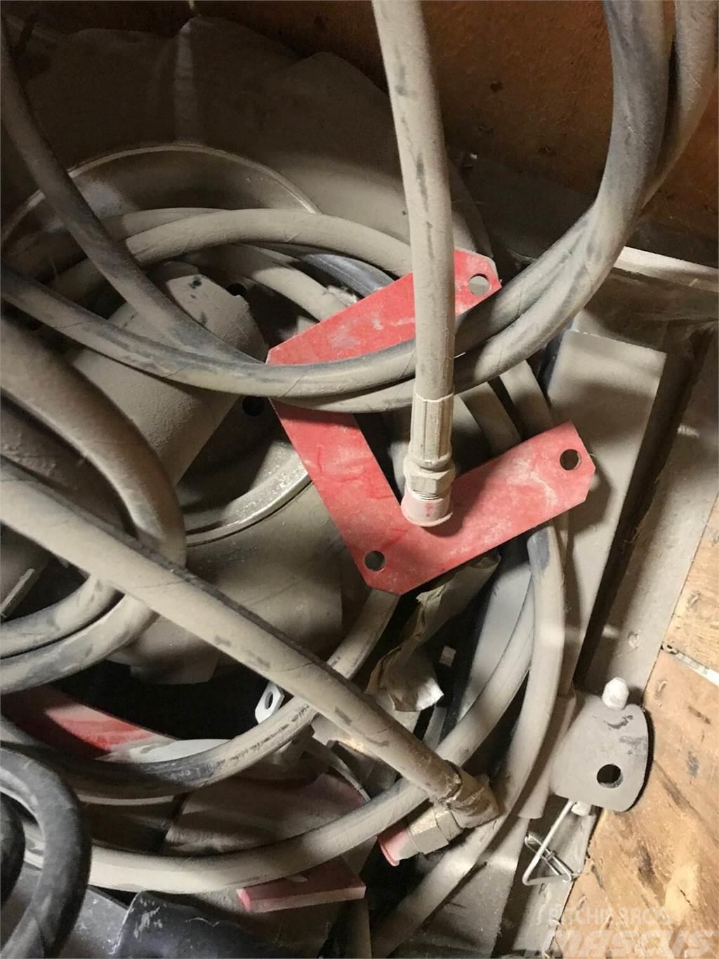 Hutchinson Mayrath 12 single wheel hyd auger dolly Zařízení na čištění zrna