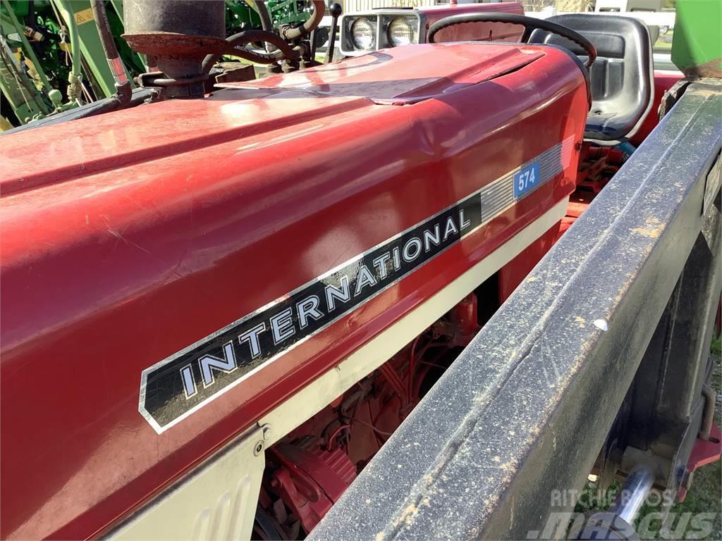 International 574 Kompaktní traktory