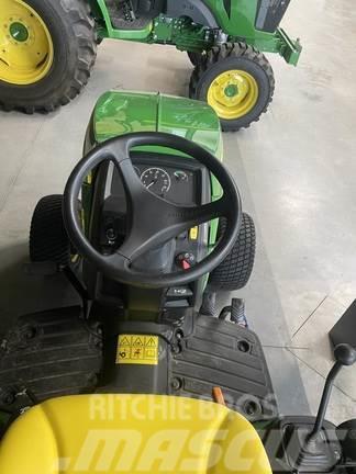 John Deere 1026R Traktory