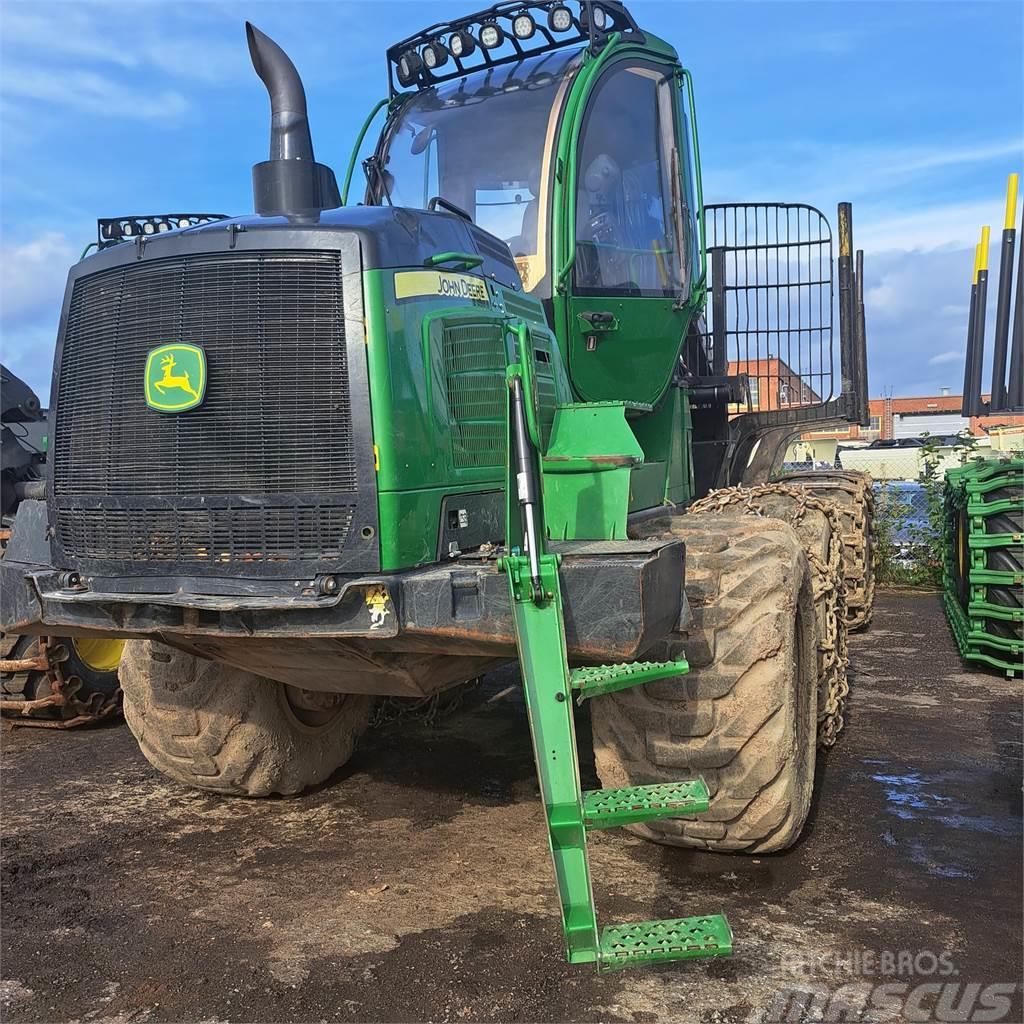 John Deere 1110G Vyvážecí traktory