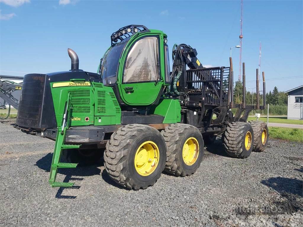 John Deere 1210E Vyvážecí traktory
