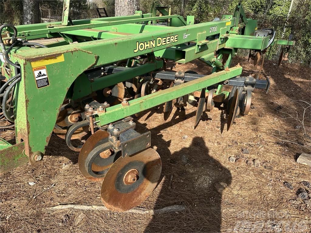 John Deere 2700 Další stroje na zpracování půdy a příslušenství