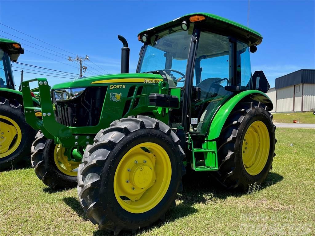 John Deere 5067E Kompaktní traktory