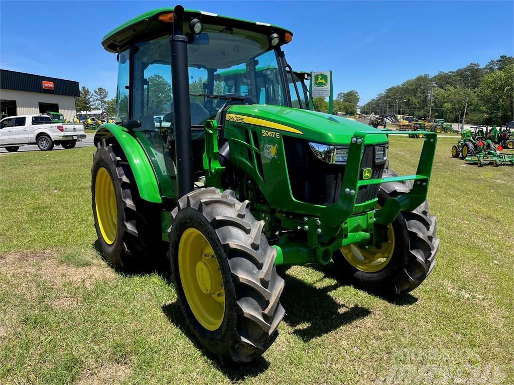 John Deere 5067E Kompaktní traktory