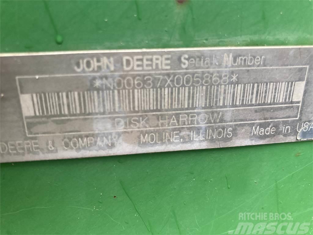 John Deere 637 Talířové brány