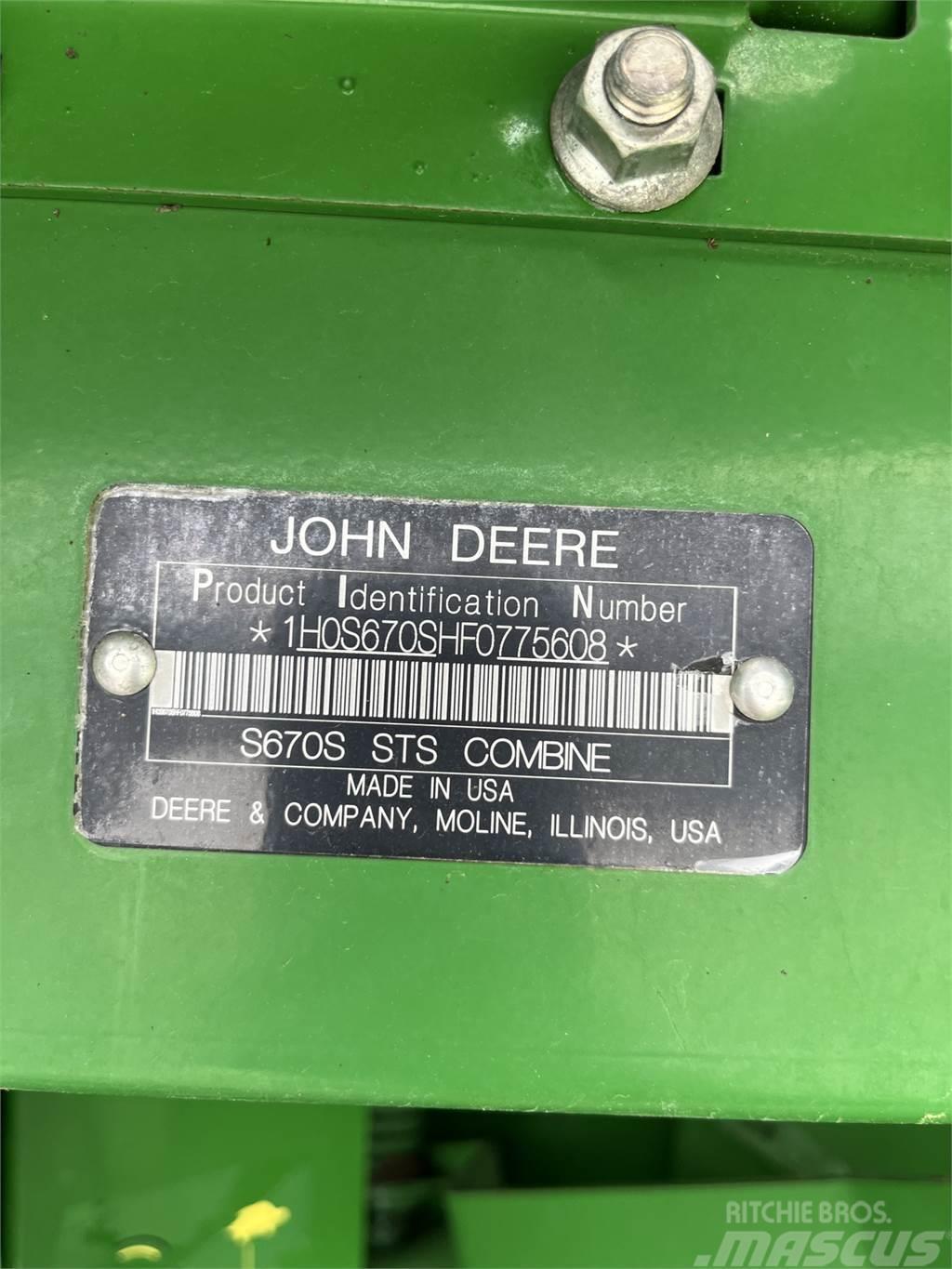 John Deere S670 Sklízecí mlátičky