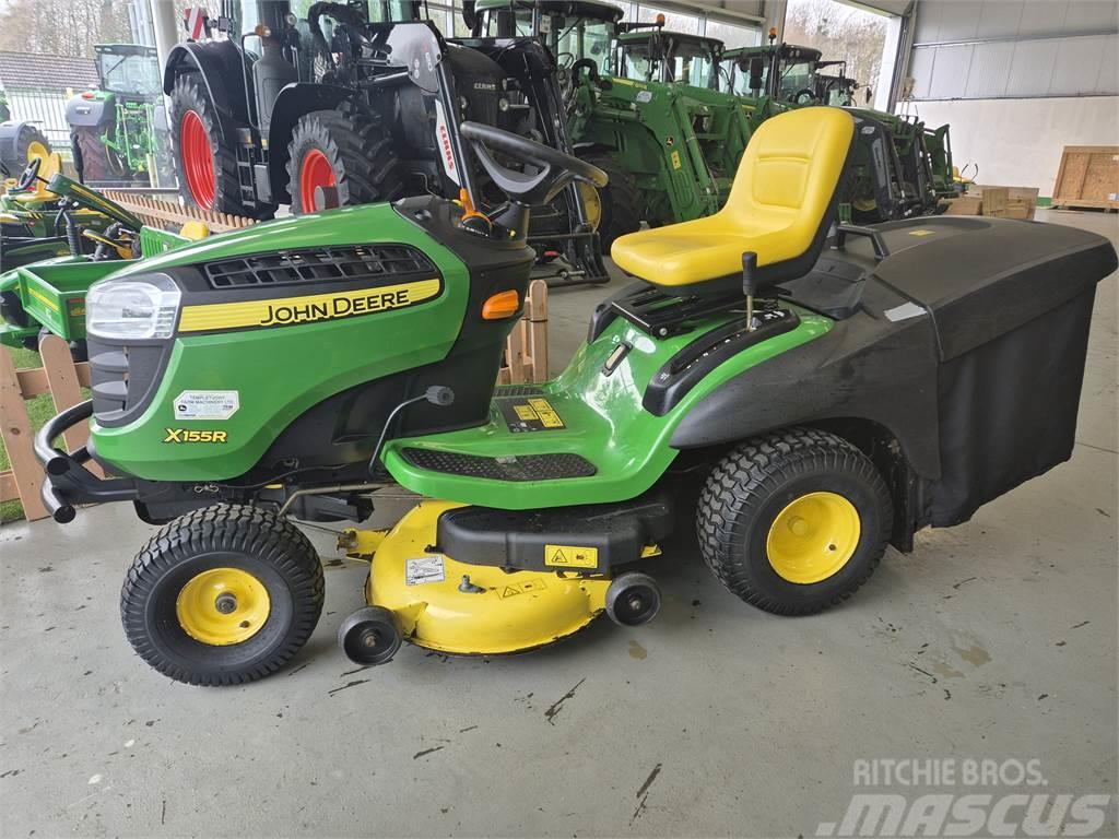 John Deere X155R Kompaktní traktory